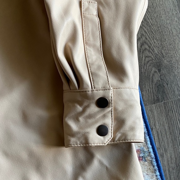 Levi's Tan Pleather Jacket - Picture 6 of 8